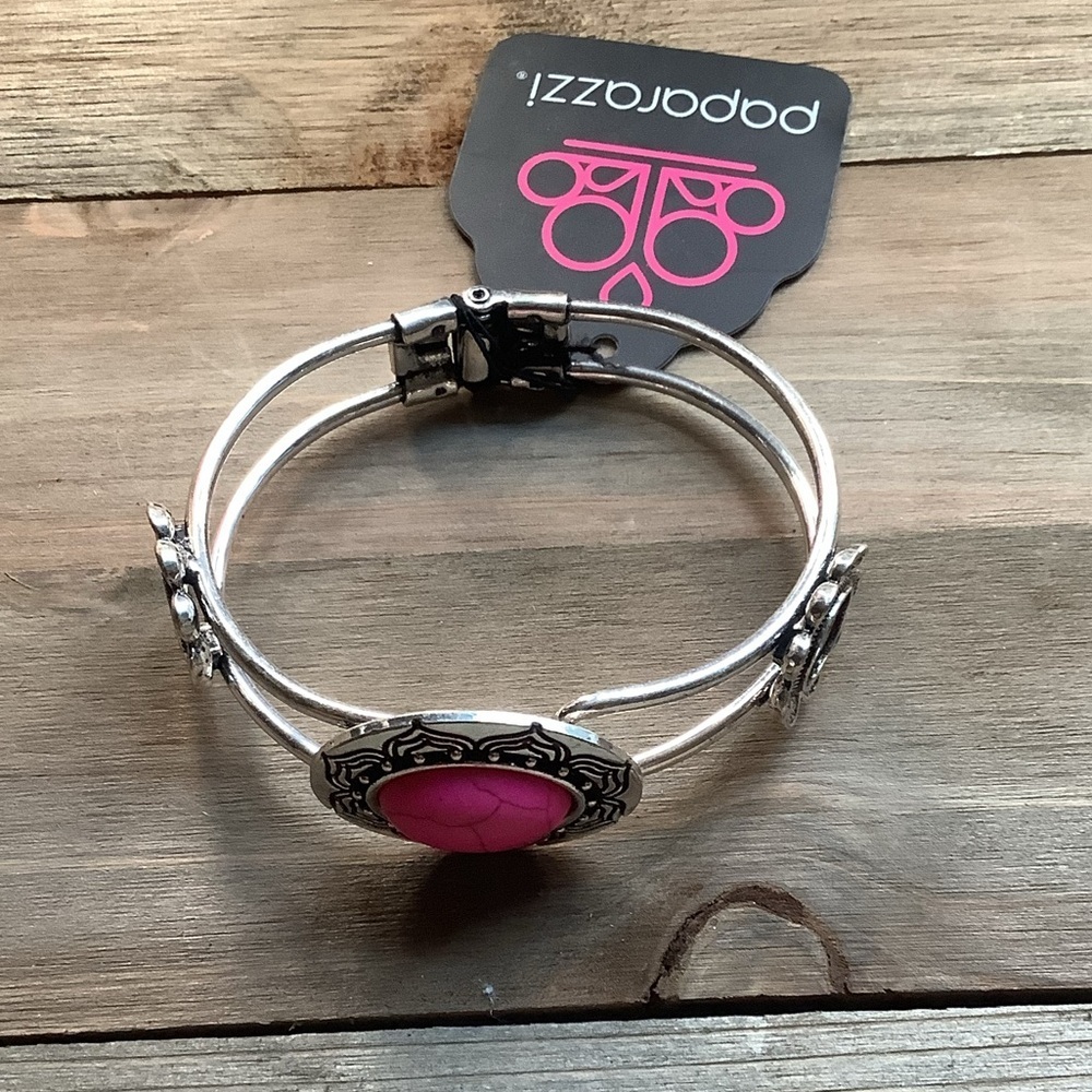 ❄️ Paparazzi | Silver Bracelet with Pink Accent Stone